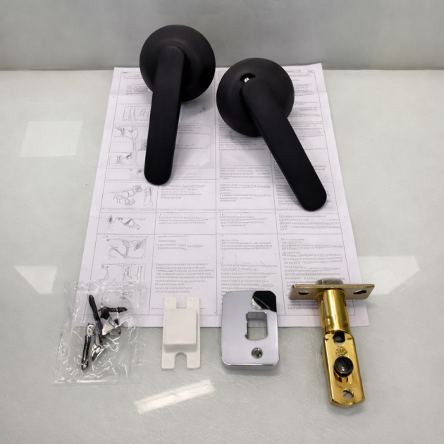 Passage door lever handle