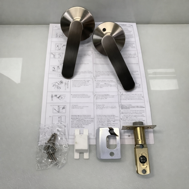 Passage door lever handle